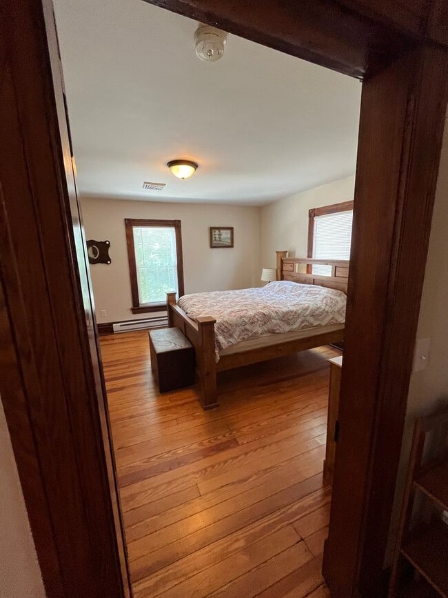 Building Photo - Beautiful 4-bedroom Farmhouse in Raphine a...