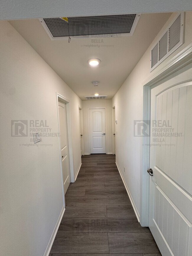 Building Photo - Cul-De-Sac Home in Heritage Lake Featuring Downstairs Bedroom & Bath + Loft