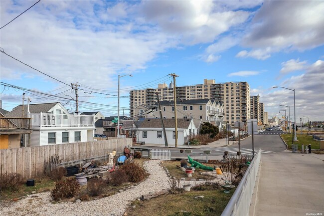 Building Photo - 157 Beach 109th St