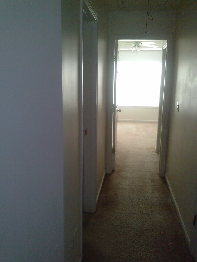 Building Photo - 2311 Nicole Dr