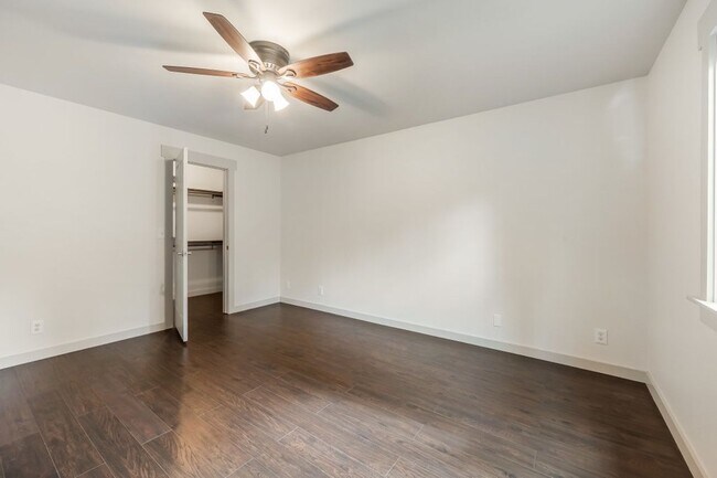 Building Photo - Emerald Estates 4 bed 2 bath with fenced yard