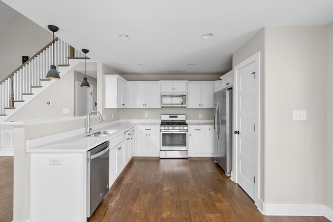 Building Photo - 4 Bedroom 2 1/2 Bath Home For Rent in Gate...