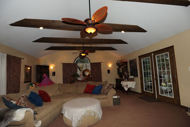 Building Photo - 2788 Pinewood Dr