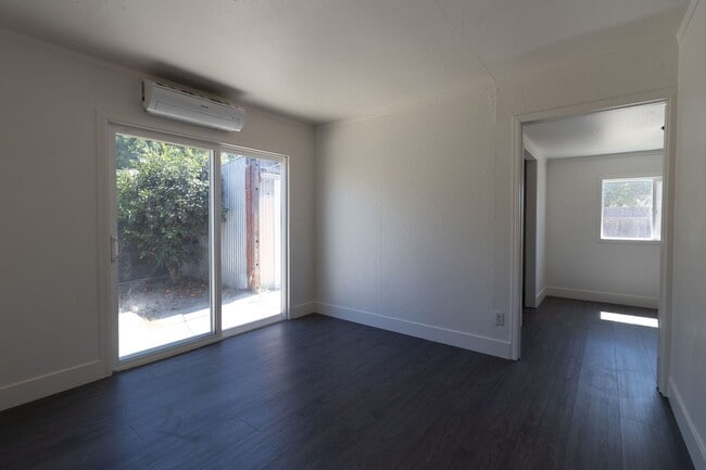 Building Photo - Newly Remodeled 2x1 in Newman!!!