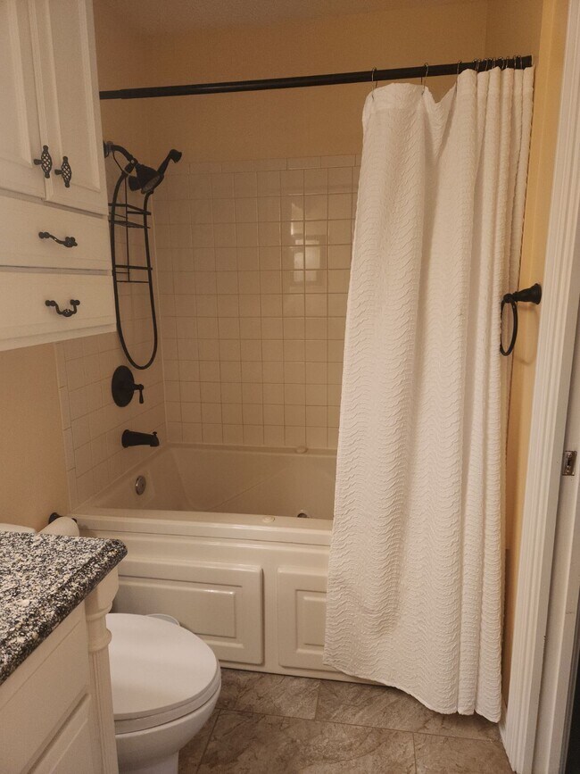 Building Photo - 1106 Loft Cove