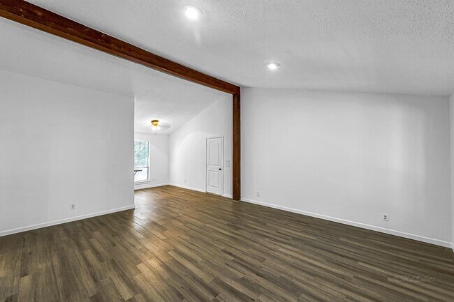 Building Photo - 32 E Rivercrest Dr