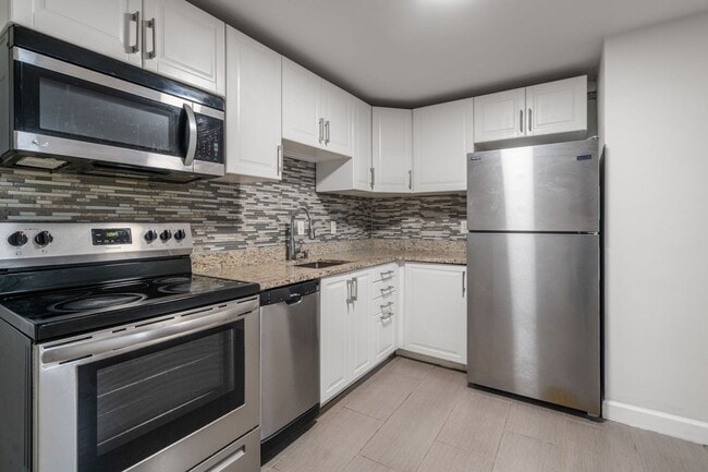Building Photo - 39 Montvale Ave