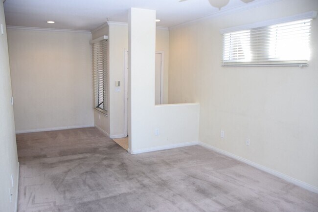 Building Photo - 4400 S Jones Blvd