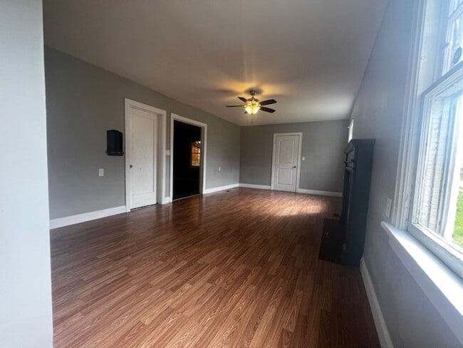 Building Photo - 3 Bedroom NW Canton House for Rent