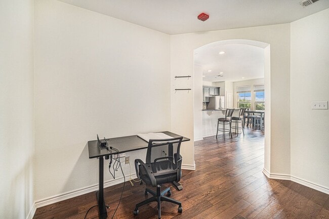 Building Photo - Downtown Fort Worth Condo with Office!