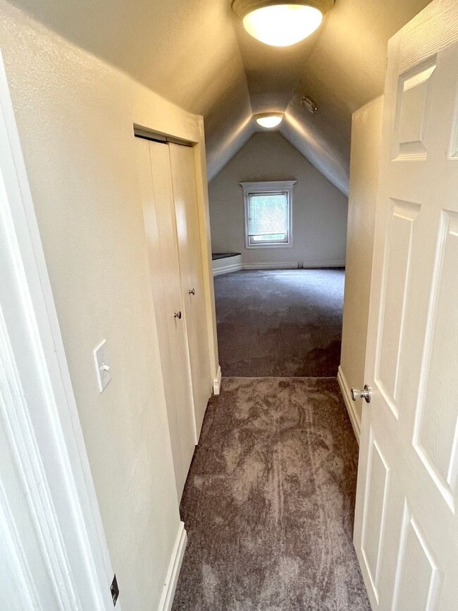 Building Photo - Boise Neighborhood 3-Story Victorian, Walking Distance to N Mississippi