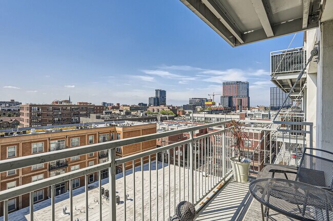 Building Photo - 1200 W Monroe St