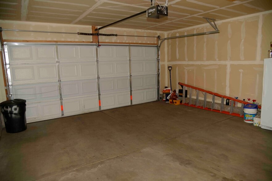 Garage - 648 S Yarrow St