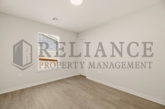 Building Photo - 2414 S Wheatland St