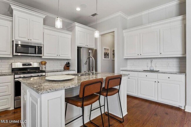 Building Photo - 3 Bed/2 Bath Home in Woodscape of Oakfield