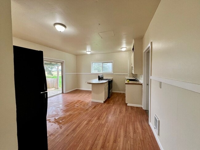 Building Photo - Cozy 2 Bedroom in Ferndale!