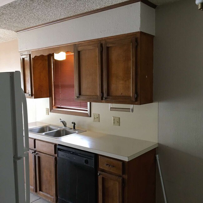 Building Photo - 1017 Sybil Dr