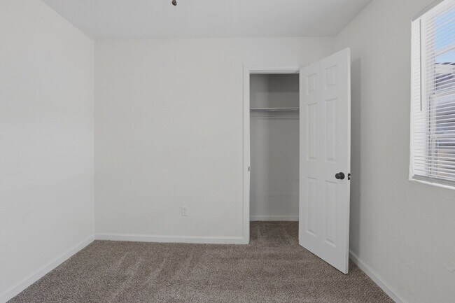 Building Photo - 321 SE 67th St