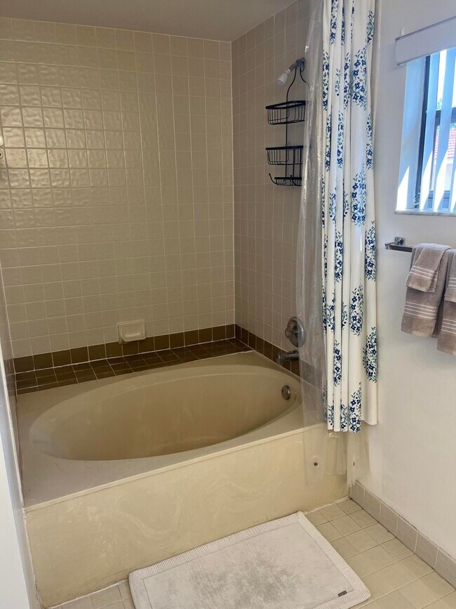 Building Photo - 1731 Shoreside Cir