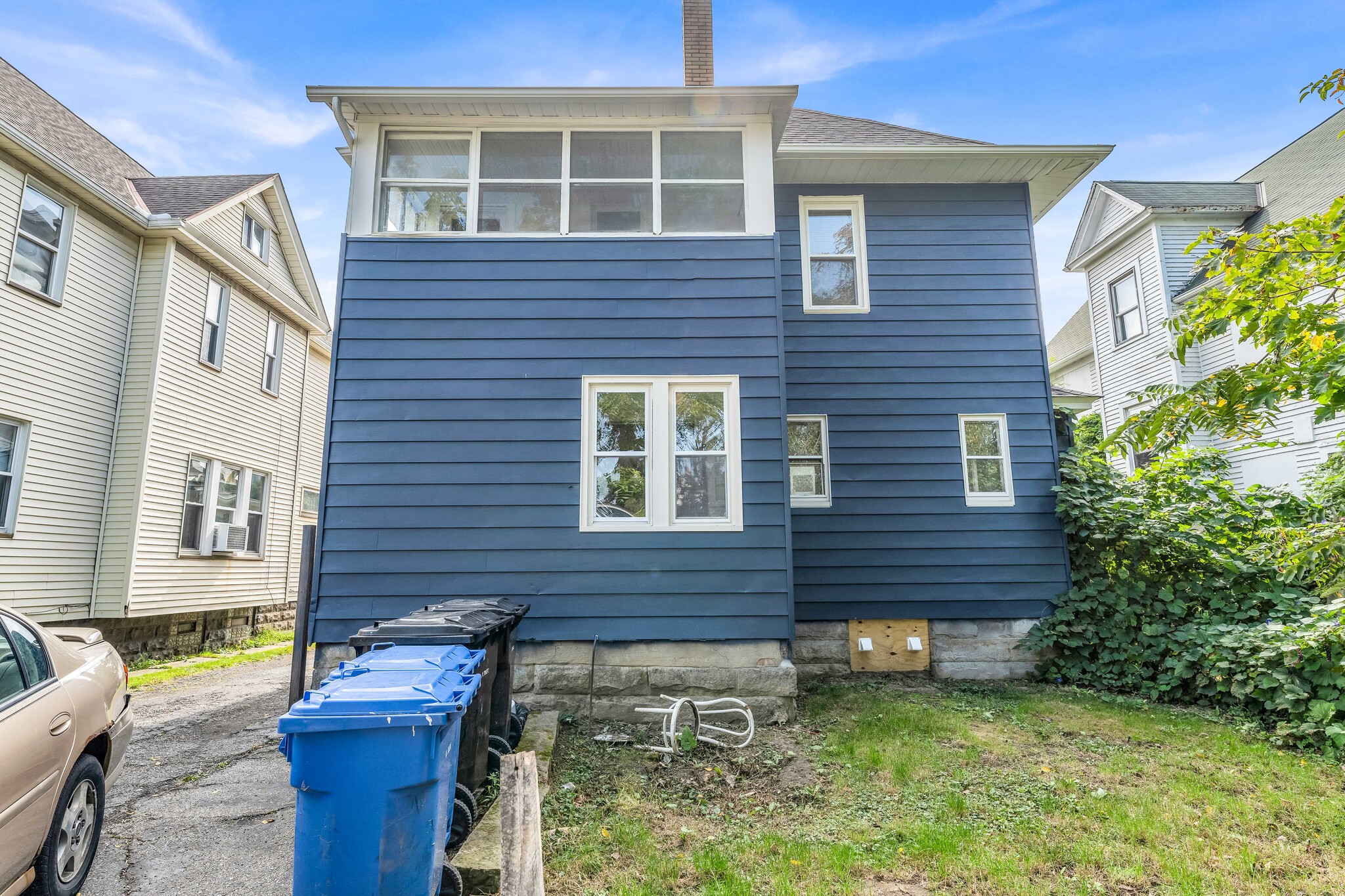 Building Photo - 3706 Spokane Ave