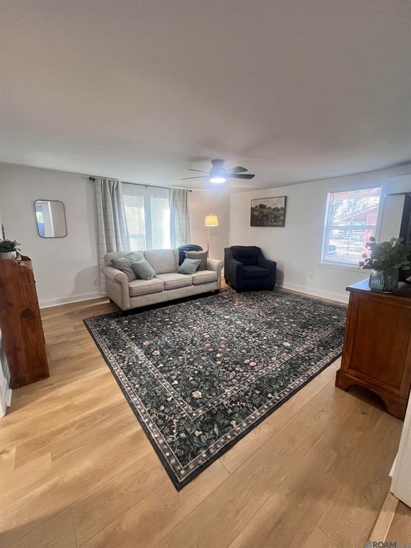 Building Photo - 30114 Oak St