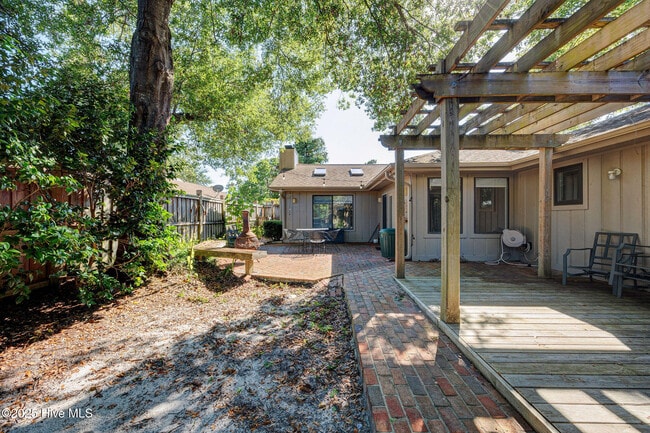 Building Photo - 1205 2 Mile Cir W