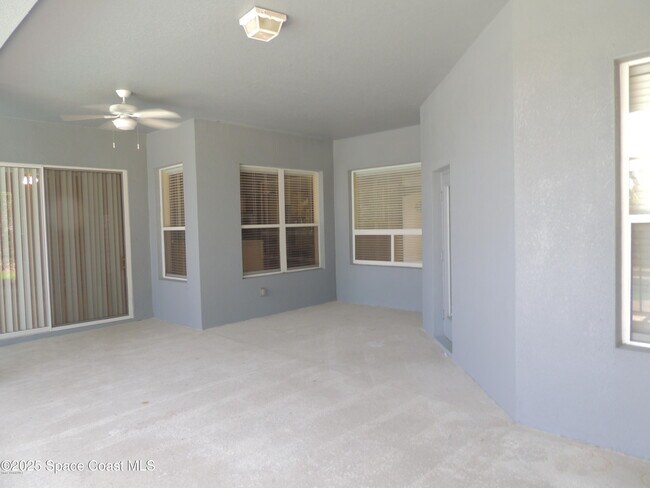Building Photo - 3650 Chardonnay Dr