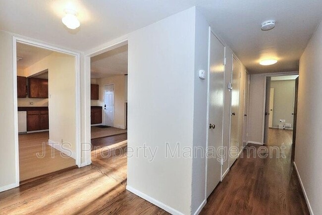 Building Photo - 1817 Vesta Way