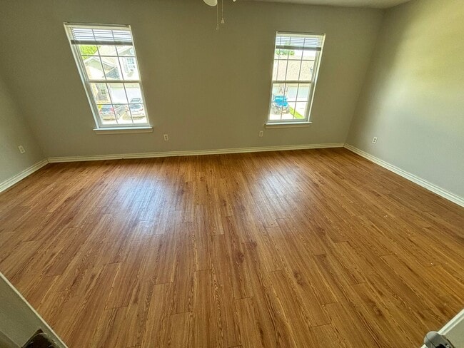Building Photo - Valley View Estates Farmington! COMING SOON!