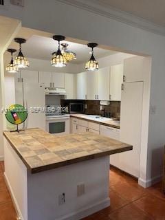 Building Photo - 13720 SW 90th Ave