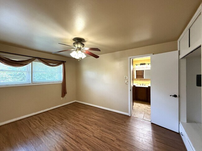 Building Photo - Timeless Comfort in Midwest City – 3BR Hom...
