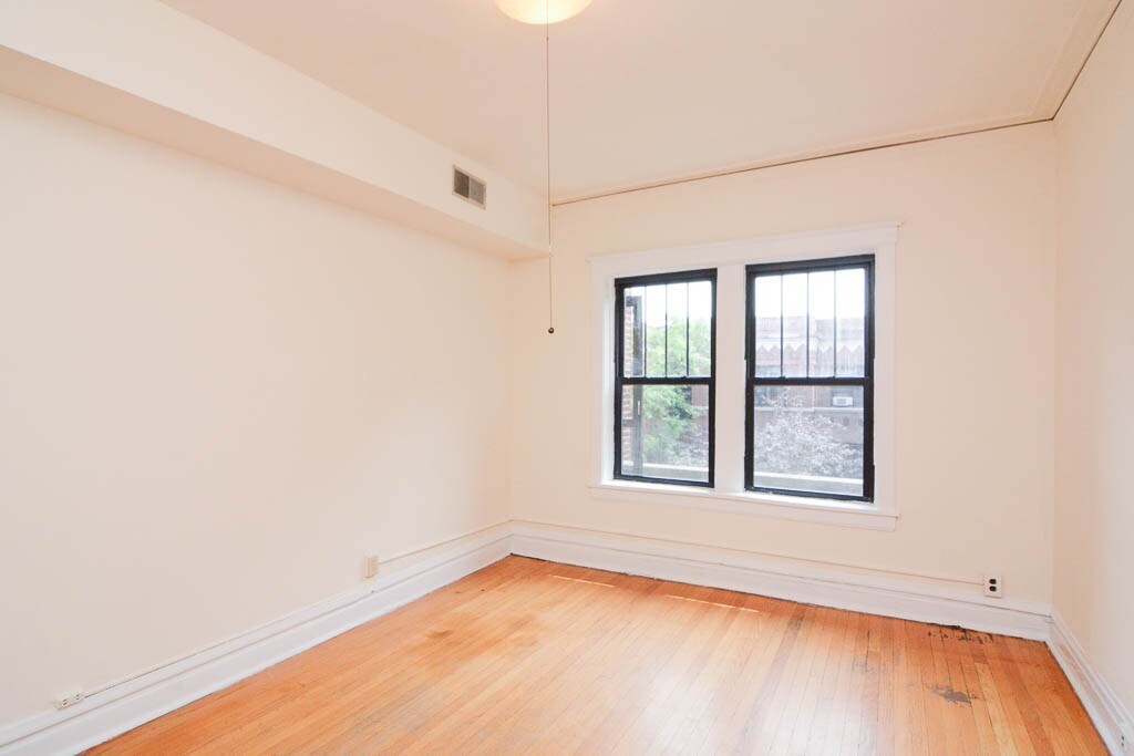 Building Photo - 2524 N Kedzie Blvd