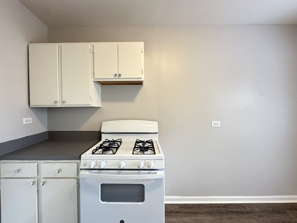 Building Photo - 5740 N Winthrop Ave