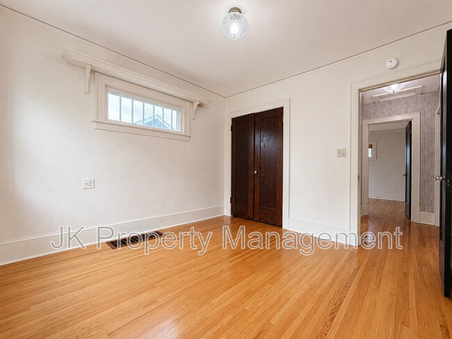 Building Photo - 2217 1st Ave S