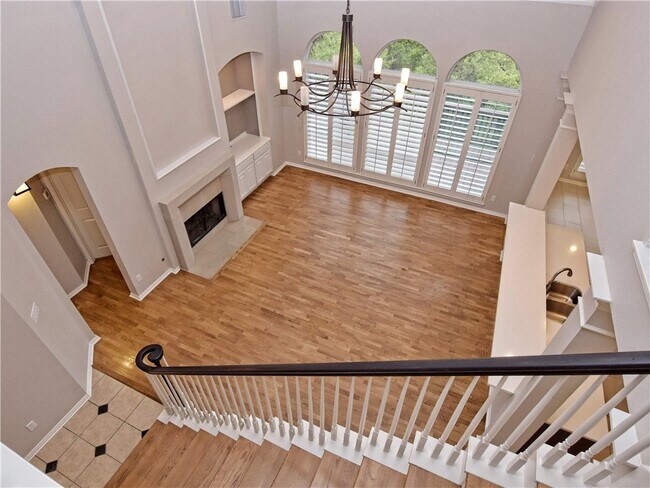 Building Photo - 2006 S Oak Canyon Rd