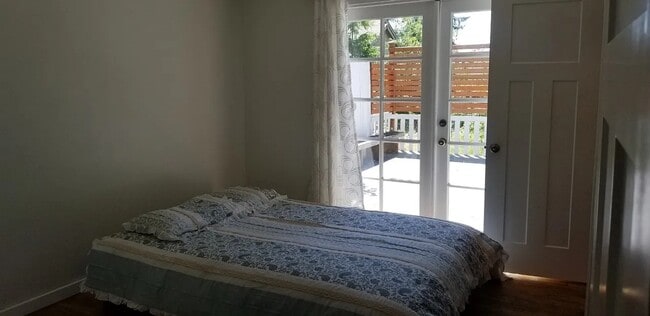 Building Photo - 16605 NE 87th St