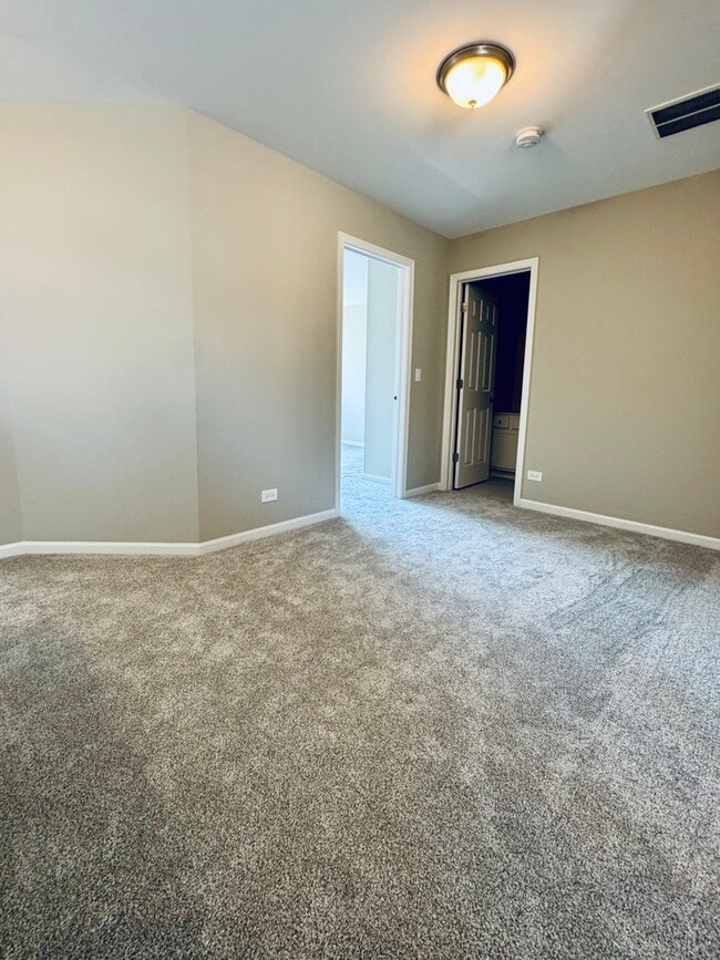 Building Photo - 404 N Patriot Dr