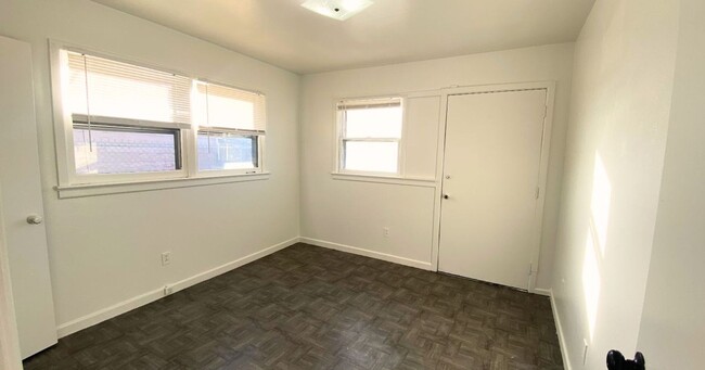 Building Photo - Spacious, remodeled 3 Bed, 2 Bath Home in ...