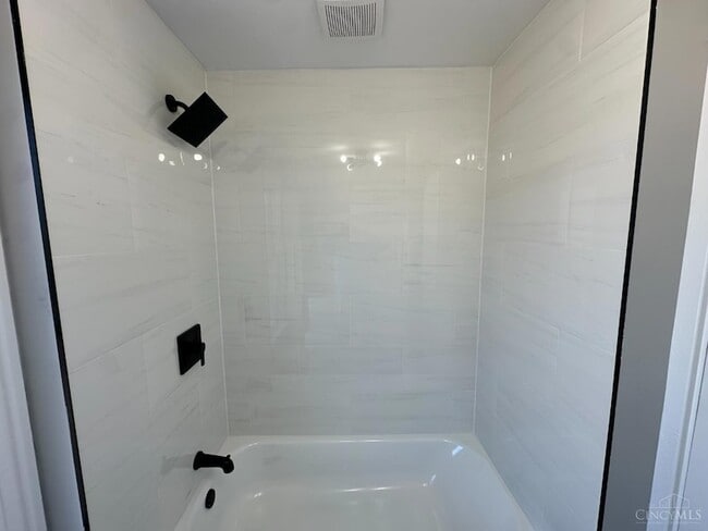 Building Photo - 504 Fairview Ave