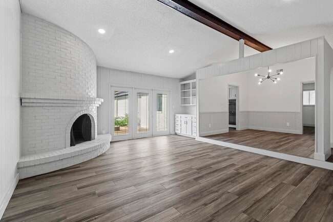 Building Photo - 2404 Kentfield Ln
