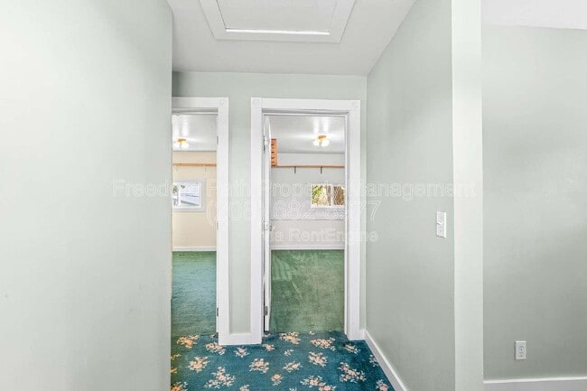 Building Photo - 17778 E Canary Creek Rd