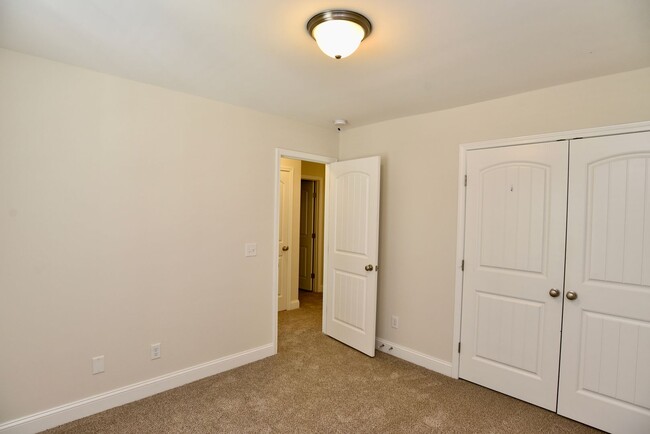 Building Photo - 411 Ferguson Ln