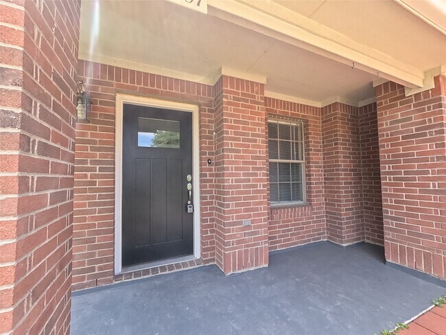 Building Photo - 17107 Westminster Village Ct