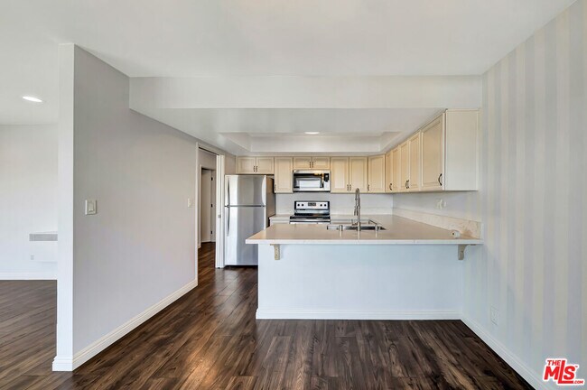 Building Photo - 3606 Vista Rey