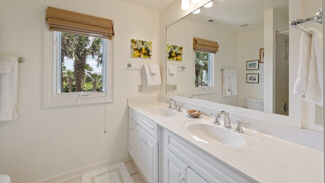 Building Photo - 321 Pioneer Loop