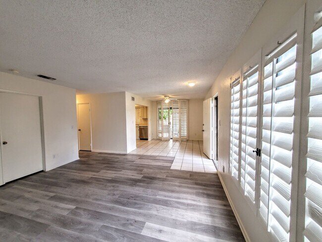 Building Photo - Single Story Beautiful House - Close to Ev...