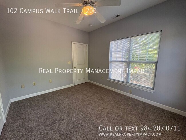 Building Photo - 102 Campus Walk Trl