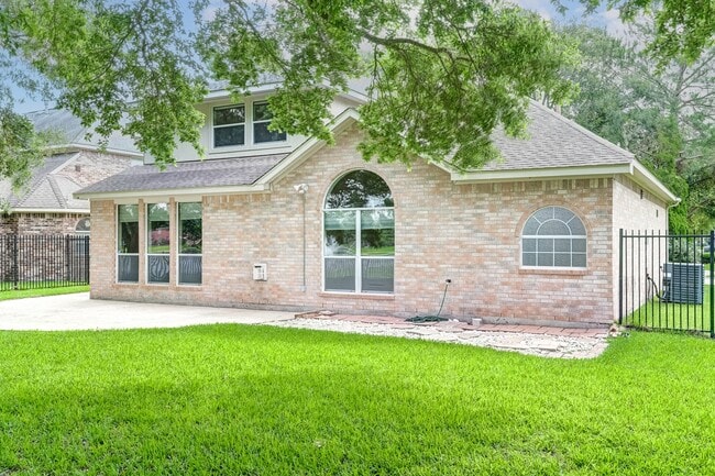 Building Photo - 10103 Cottonwood Canyon Dr