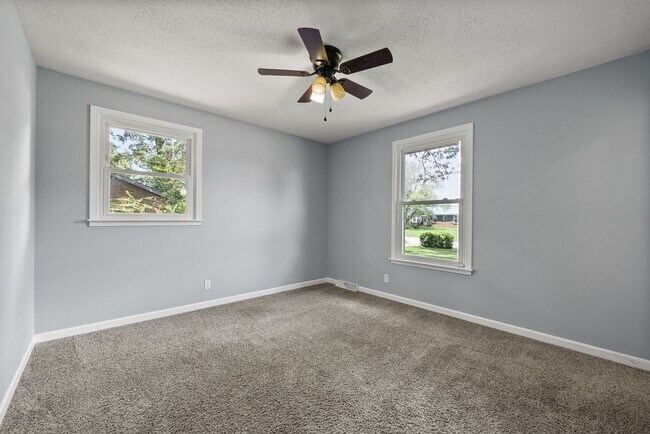 Building Photo - 3 Bedroom Pet Friendly Home For Rent!