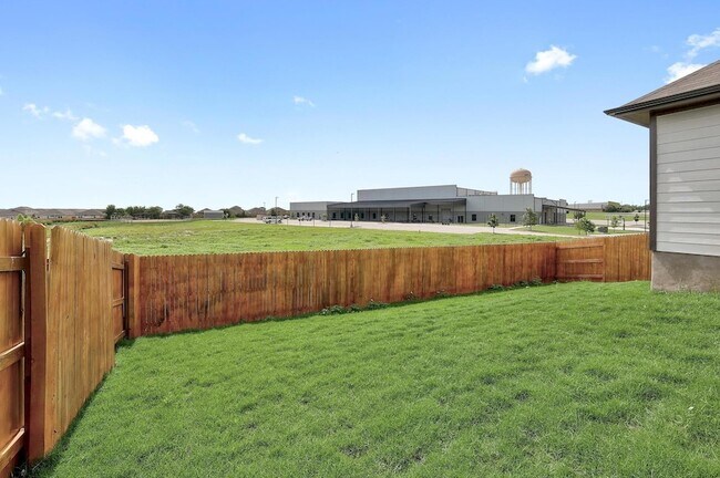 Building Photo - 308 Palo Brea Lp